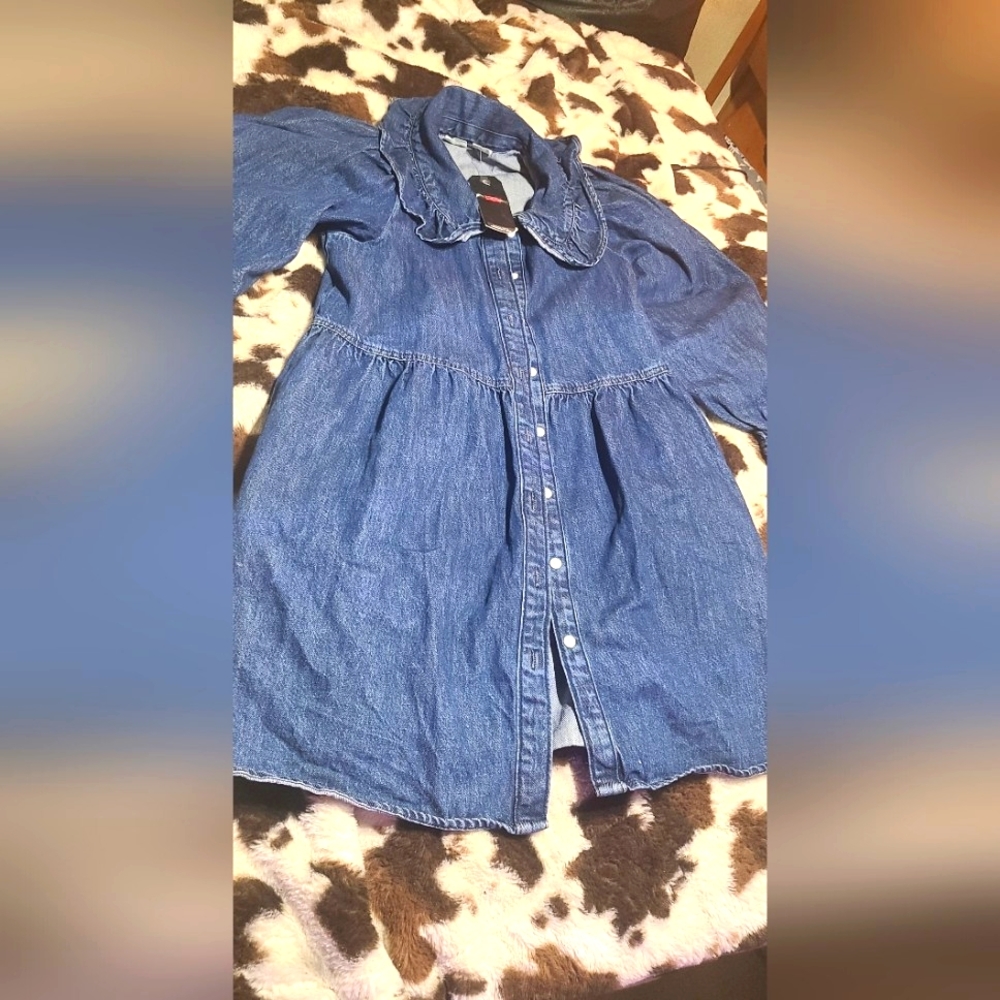 Long Sleeved Levi's jeans jacket